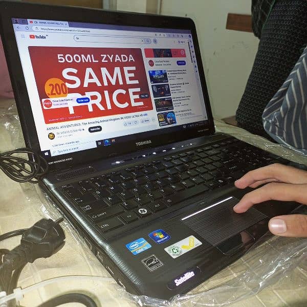 Toshiba Laptop ( with Original charger )