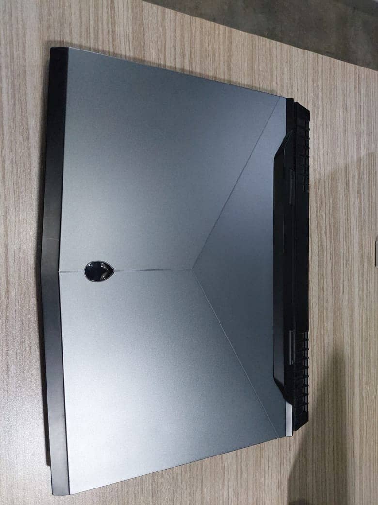 Dell Alienware 17 R4 Gaming Laptop