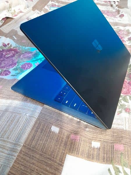 Microsoft Surface Laptop 2, 8Th Generation 8/128)