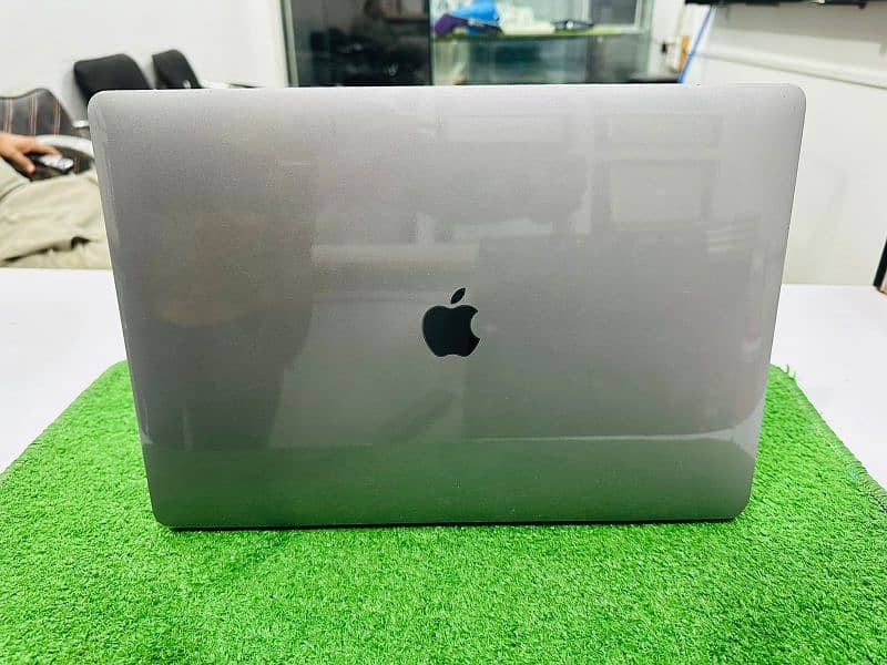 MacBook pro core i7 2019 model sale 0327*0330497