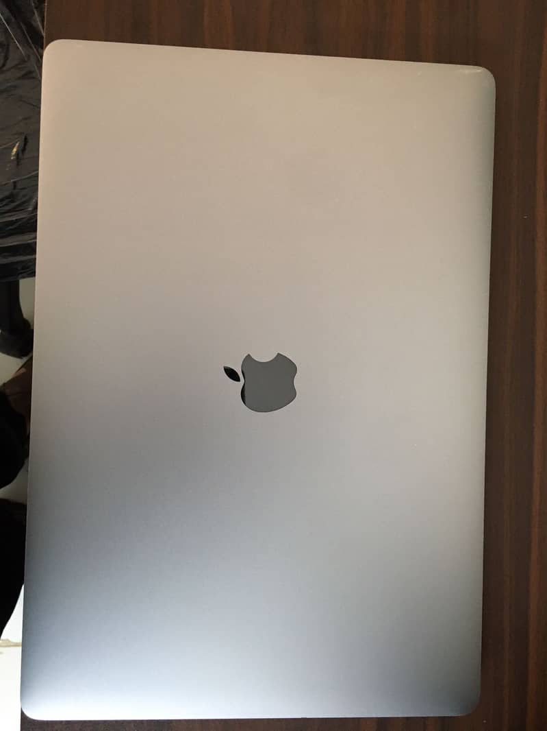 Apple MACBOOK PRO, 2018, 15inches, i7, 16gb Ram, 250HDrive