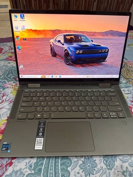 Lenovo yoga 7i    i5/11th Gen 12GB 512GB  10/8