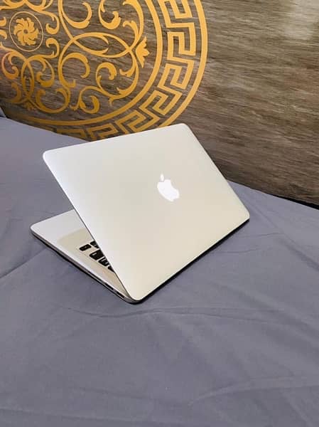 2015 13.3 Retina display Macbook pro