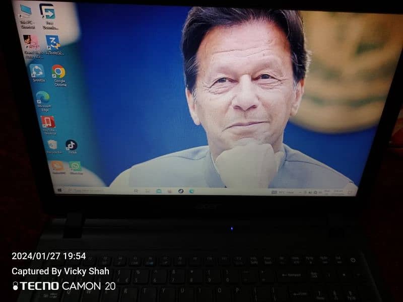 Laptop Acer 1tb hard 8gb ram 128gb ssd