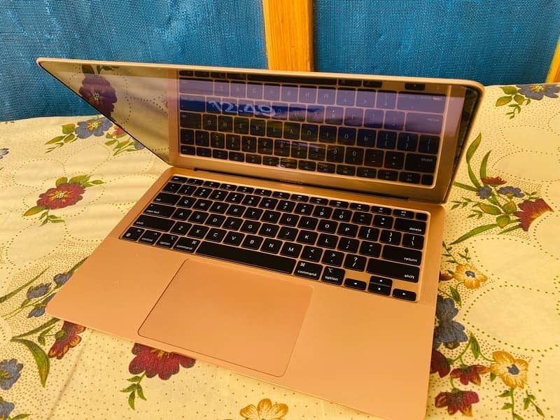 MacBook Air M1 2021