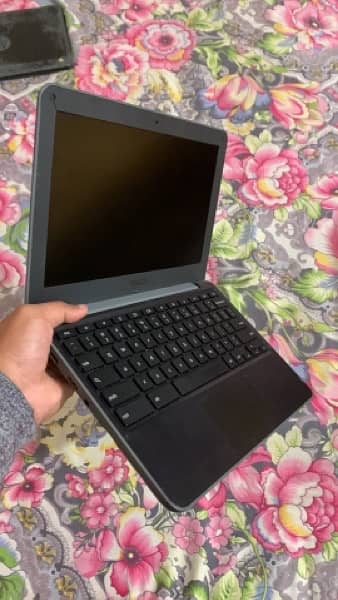 Laptop Asus chromebook 4/16 slim and premium mechine