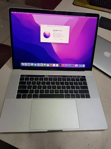 Macbook pro 2019 15inches core i9 32gb