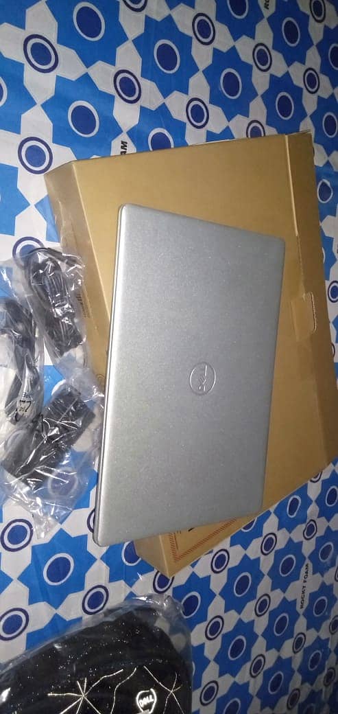 Dell laptop core i7 brand new ' brand new conditon all ok  hp i5