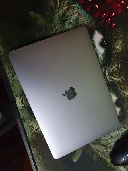 Macbook pro 13inch 2016 Touch Bar 8Gb 512Gb 1.5gb Graphic card