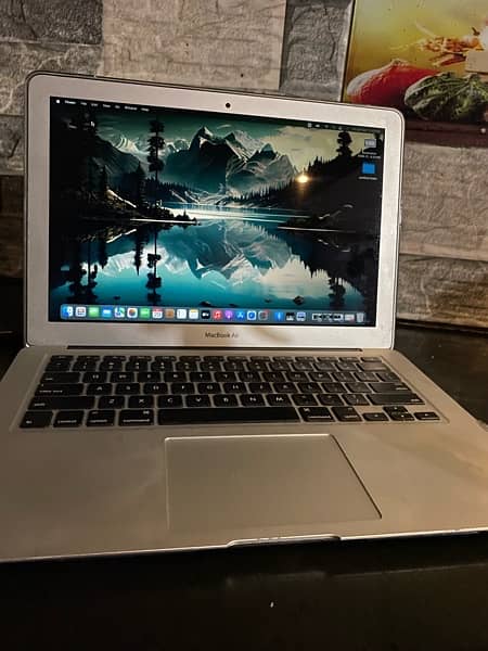 MacBook Air (13-inch, Early 2017)