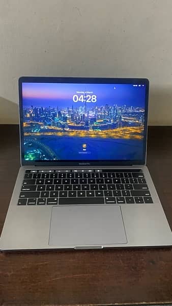 MacBook Pro 13-inch,2018, Touch Bar with integrated Touch ID sensor