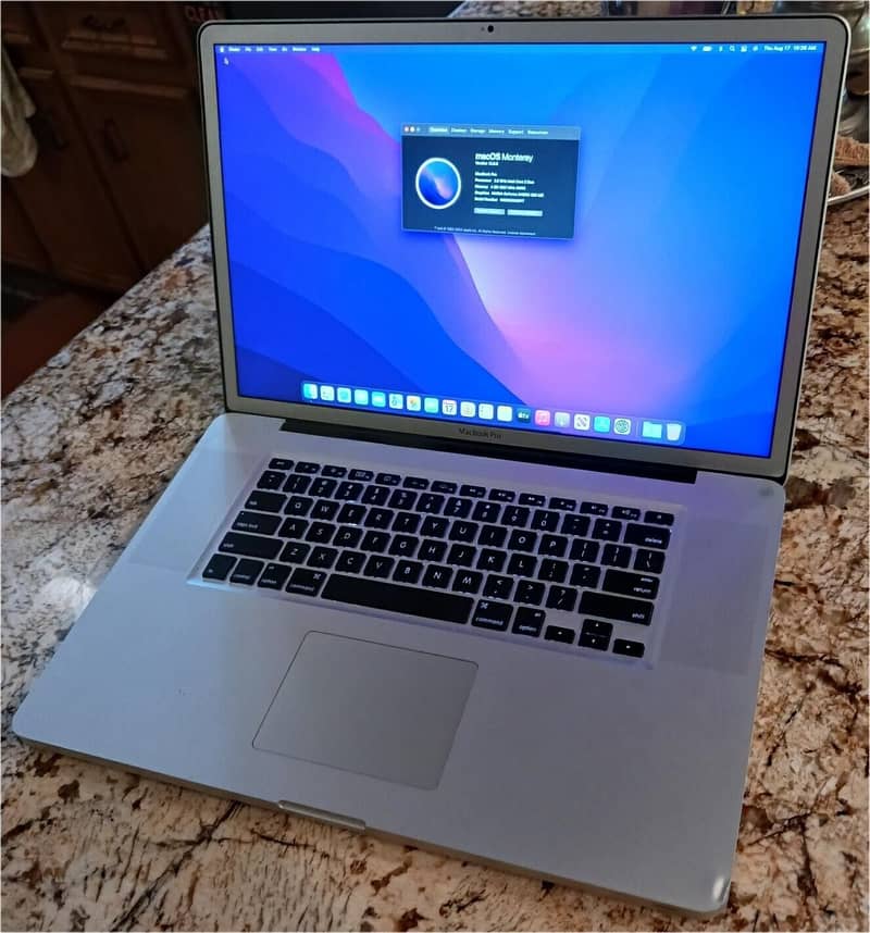 Macbook Pro, Mid 2009, 17 inch, 2.8 Ghz, RAM 4GB, Windows & Mac Instal