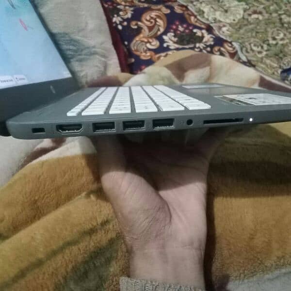 hp Chromebook 4gb ram 32 rom freash condition