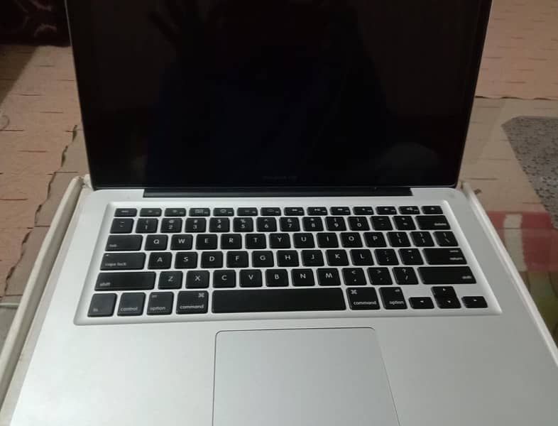 Macbook pro i7 2011 early