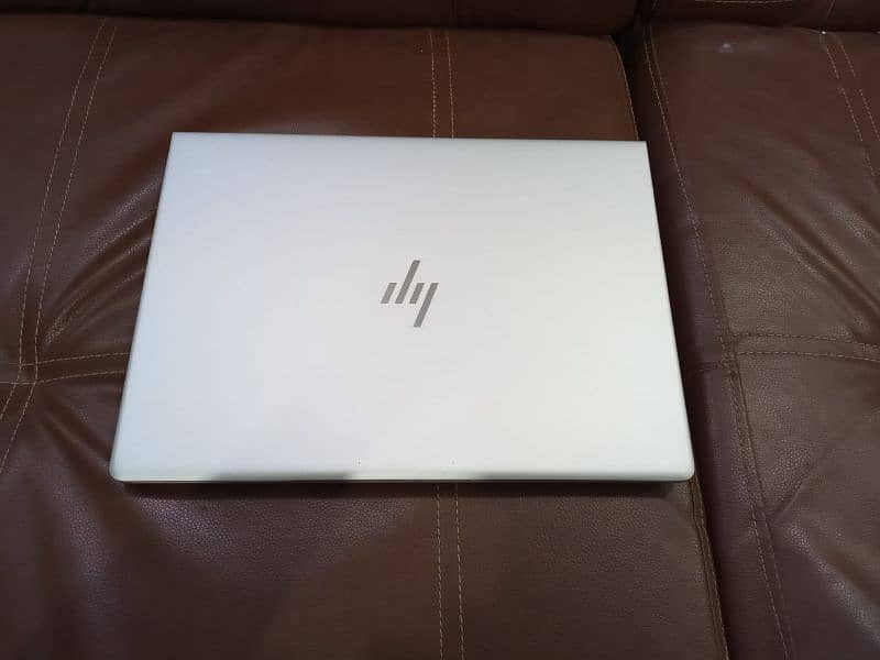 HP 830 G5