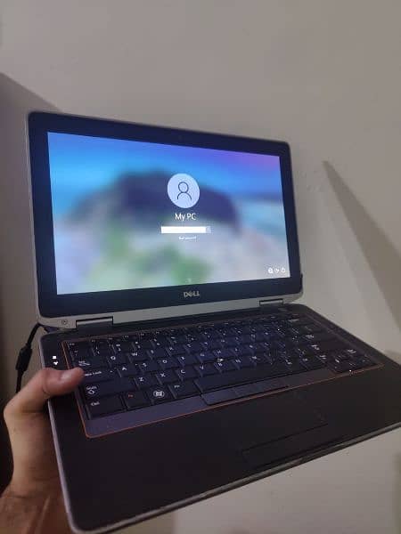 Dell Latitude E6320 i5 2nd Gen 8GB Ram 128 GB SSD 320 GB HDD
