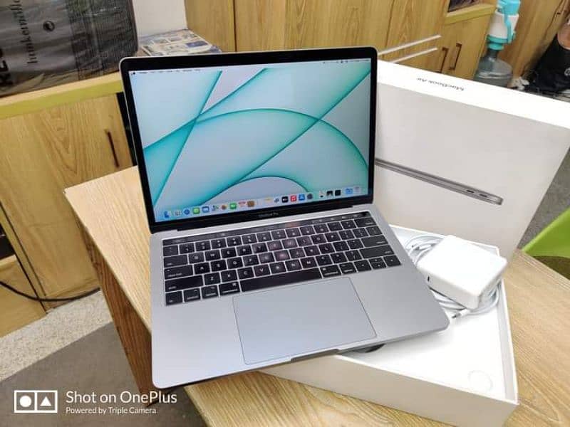 MacBook Air M1 2020 14 inch For Sale