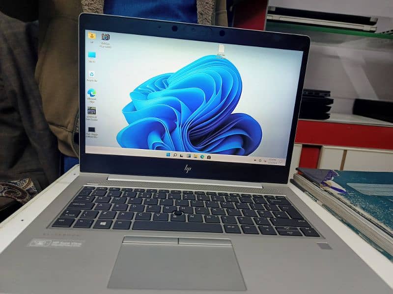 model 830 g4 ram 8gb ssd 256gb