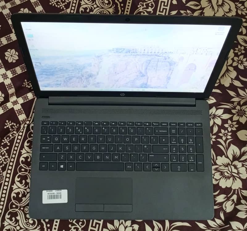 HP 512GB-SSD 16GB-DDR4 RAM 2GB-Radeon AMD Athlon= i5-10th GEN 15.6