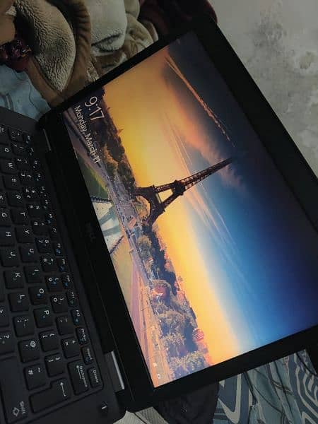 Dell latitude E5470 with fingr print , led keyboard in 10/10 condition