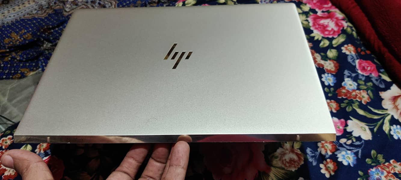 HP envy i5 7th Gen 16/256