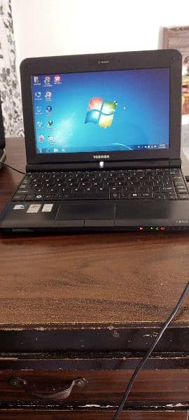 Toshiba atom laptop NB200