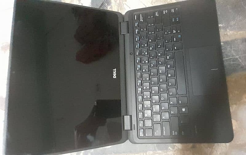 Dell 3189 laptop   processor: Intel pentium N4200   Display : 11.6
