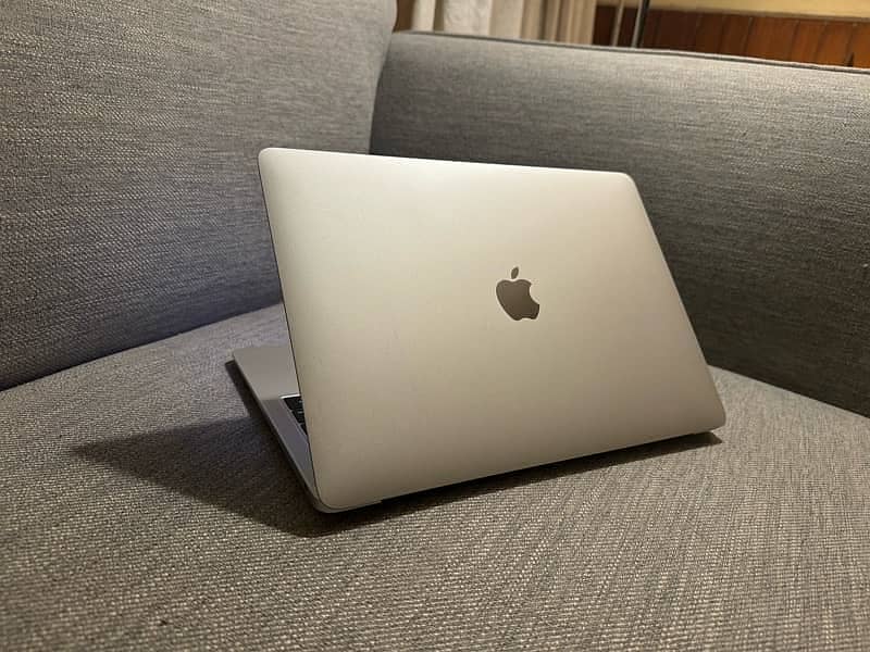 MacBook Air M2 8/256 13.6 Inch