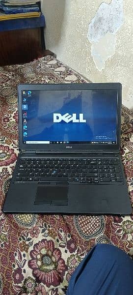 Dell latitude E5550 good working conditions 100 gb memory