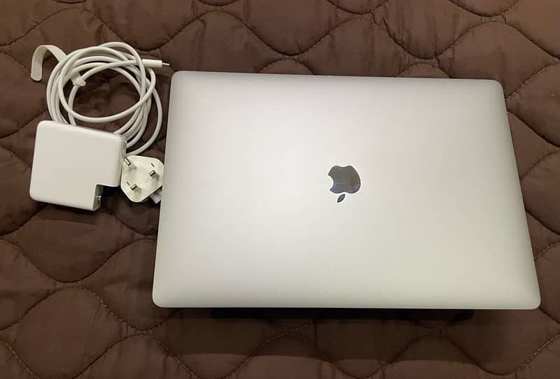 Apple Macbook pro 2019 16GB 512GB SSD