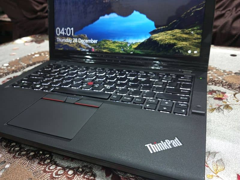 Lenovo Thinkpad x270 i5 6th 8/256 Backlit Keyboard 12.5