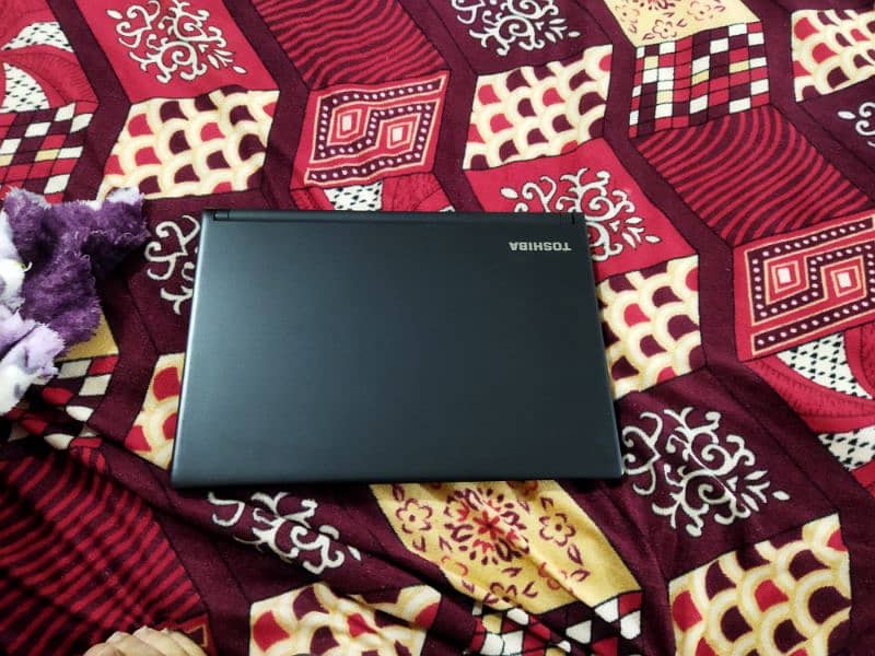 Toshiba laptop i5 7th generation.