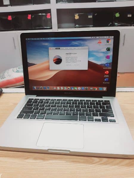 Apple Mac Book Pro 2012 8GB ram 500 GB Hard disk screen 13.3