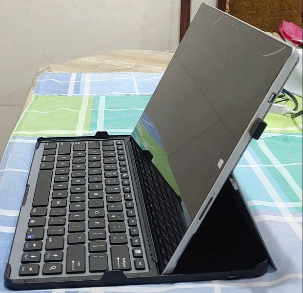 Microsoft Surface Pro 3 8GB RAM 256SSD Laptop.