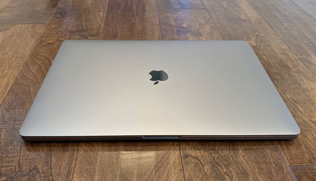 MACBOOK PRO 2018 - A1990