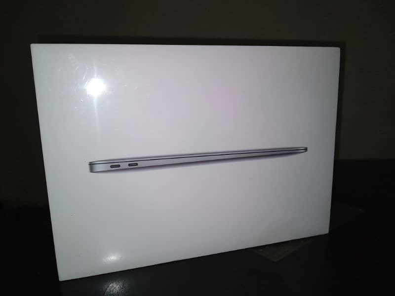 Macbook Air M1 Sealed Pack (8/256)