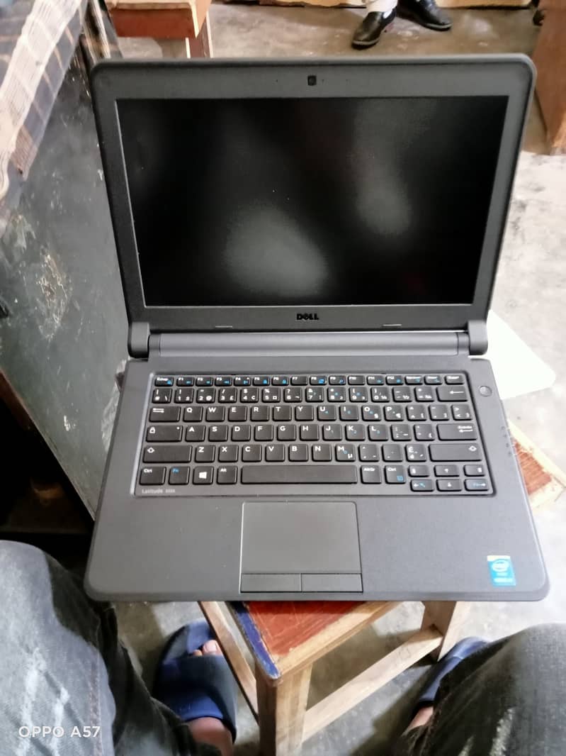 Dell Laptop latitude 3350