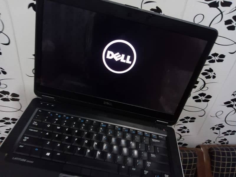 Dell latitude E6640 (Silver) Ultra HD with light Keypad