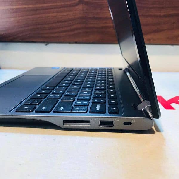 Acer C740 laptop  touch screen window 10