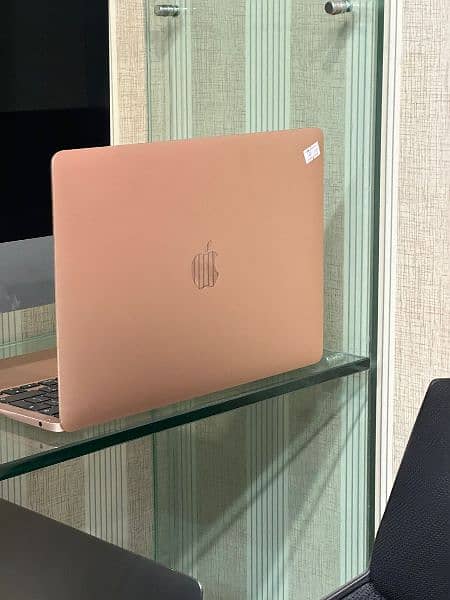 apple MacBook air m1 chip gold