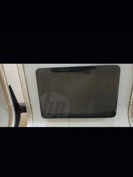 Hp 1000 laptop. . 4gb 500gb