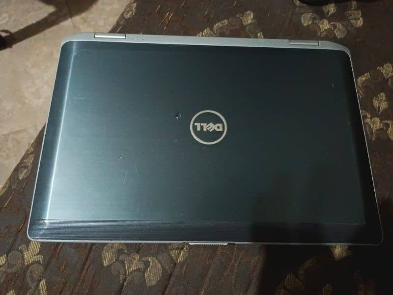 latitude e6430 used laptop minor shade in screen