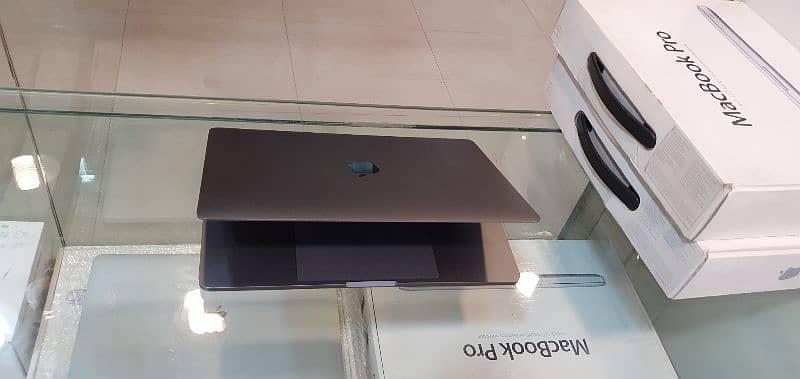 Apple Macbook Pro 2019 with 512gb