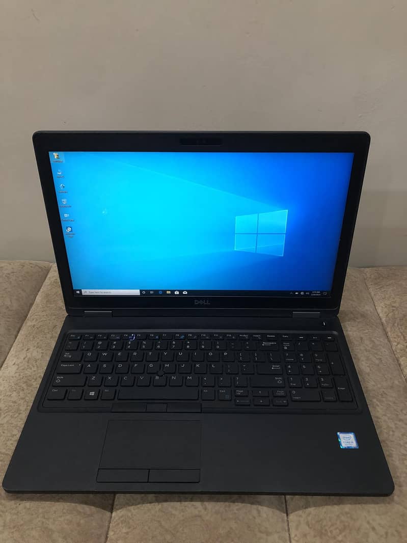 Dell Latitude 5590 Core i5 8th Generation Blacklight Keyboard Touch Sc