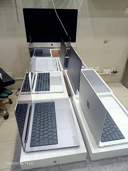 Apple MacBook Pro air i5i7 i9 M1 M2 M3 all models available