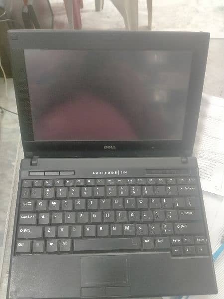 Laptop Dell Latitude 2110