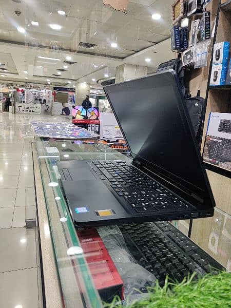 Dell 5590 15.6