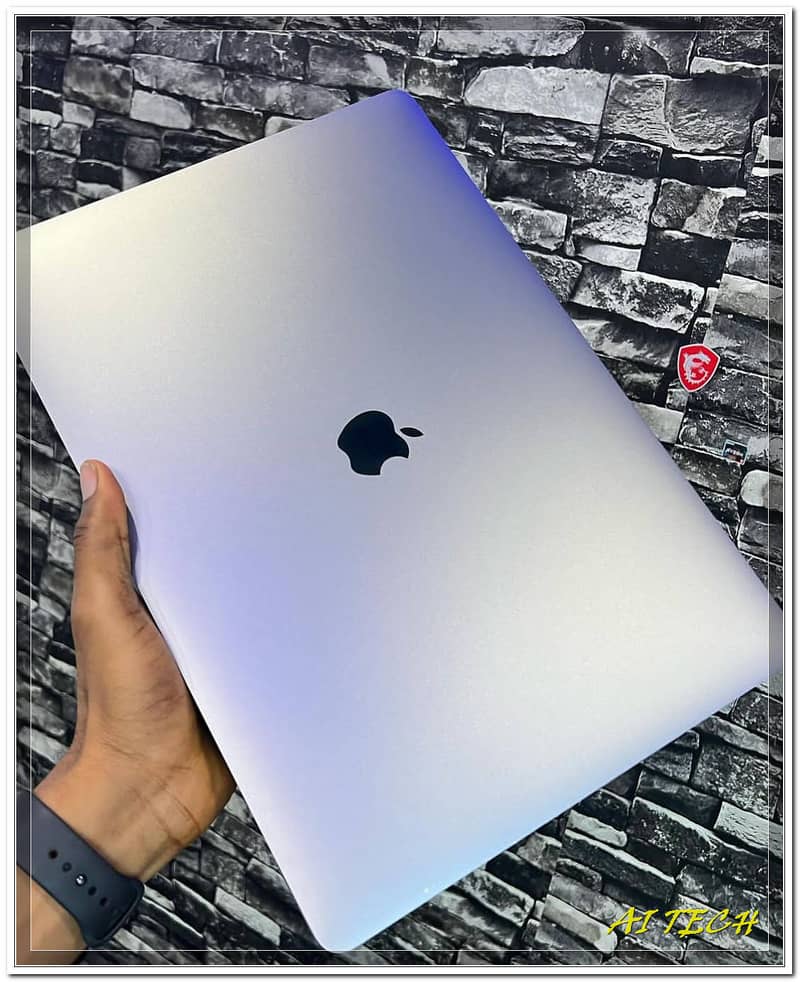 MacBook Pro 2019 Ci9 9 Gen 32GB RAM 2TB SSD 8GB GPU AMD Radeon Pro