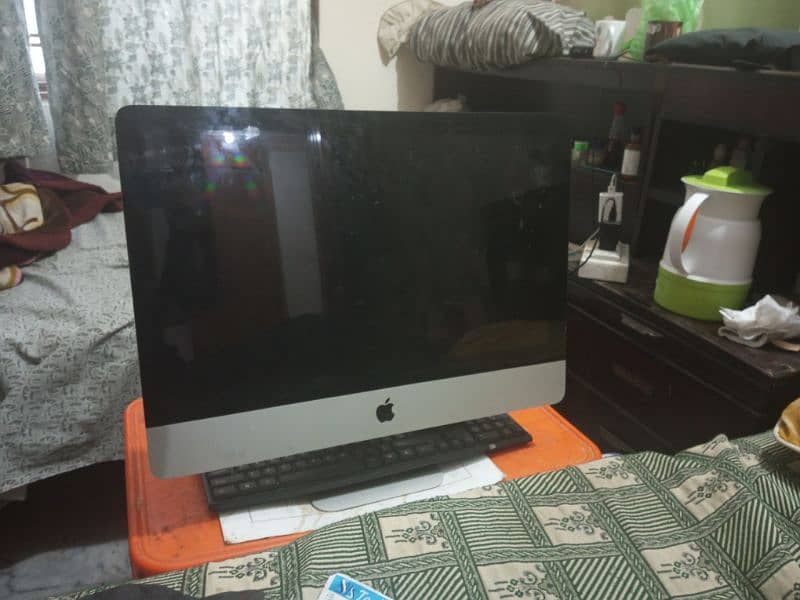 Apple IMac corei5 8 gb 500 gb fully fast and ok