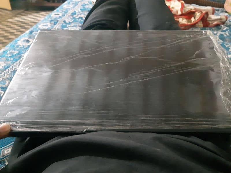 bilkul new h core i3 h kisi bahi ko cahiya rabta kera